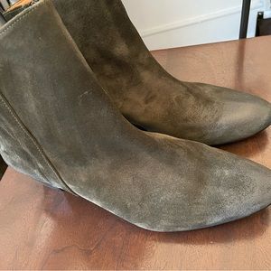 Selling because got for gift. Italian ankle boots